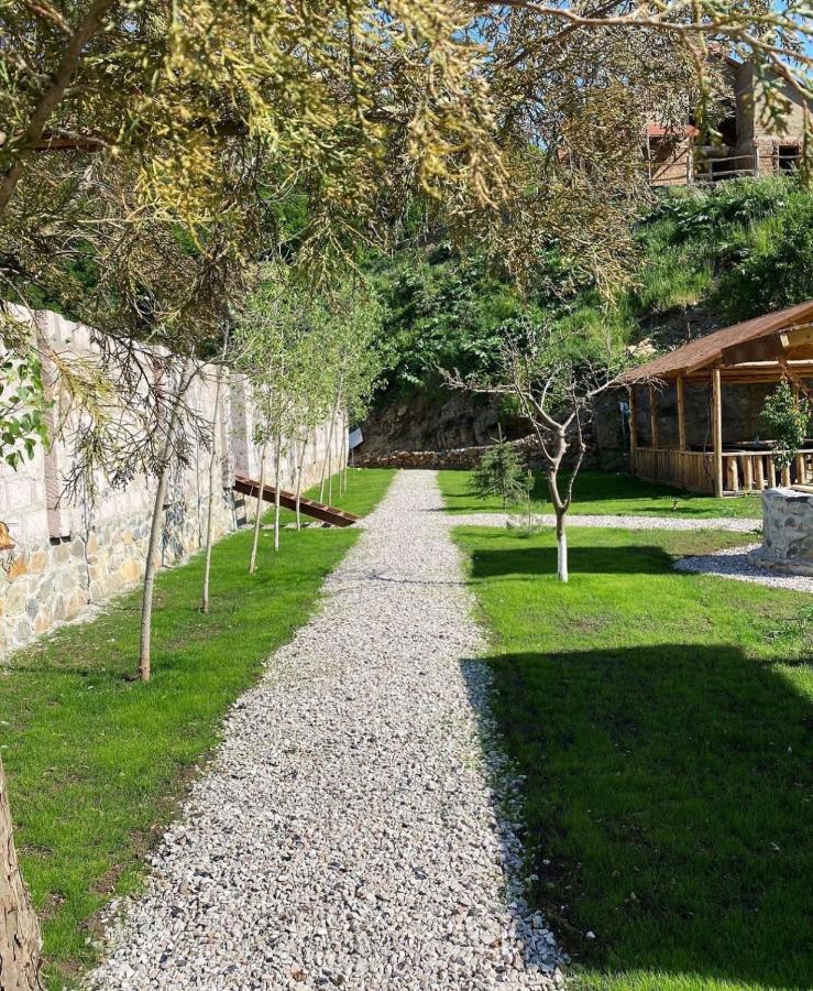 Hovek Guest House Dilijan Ngoại thất bức ảnh