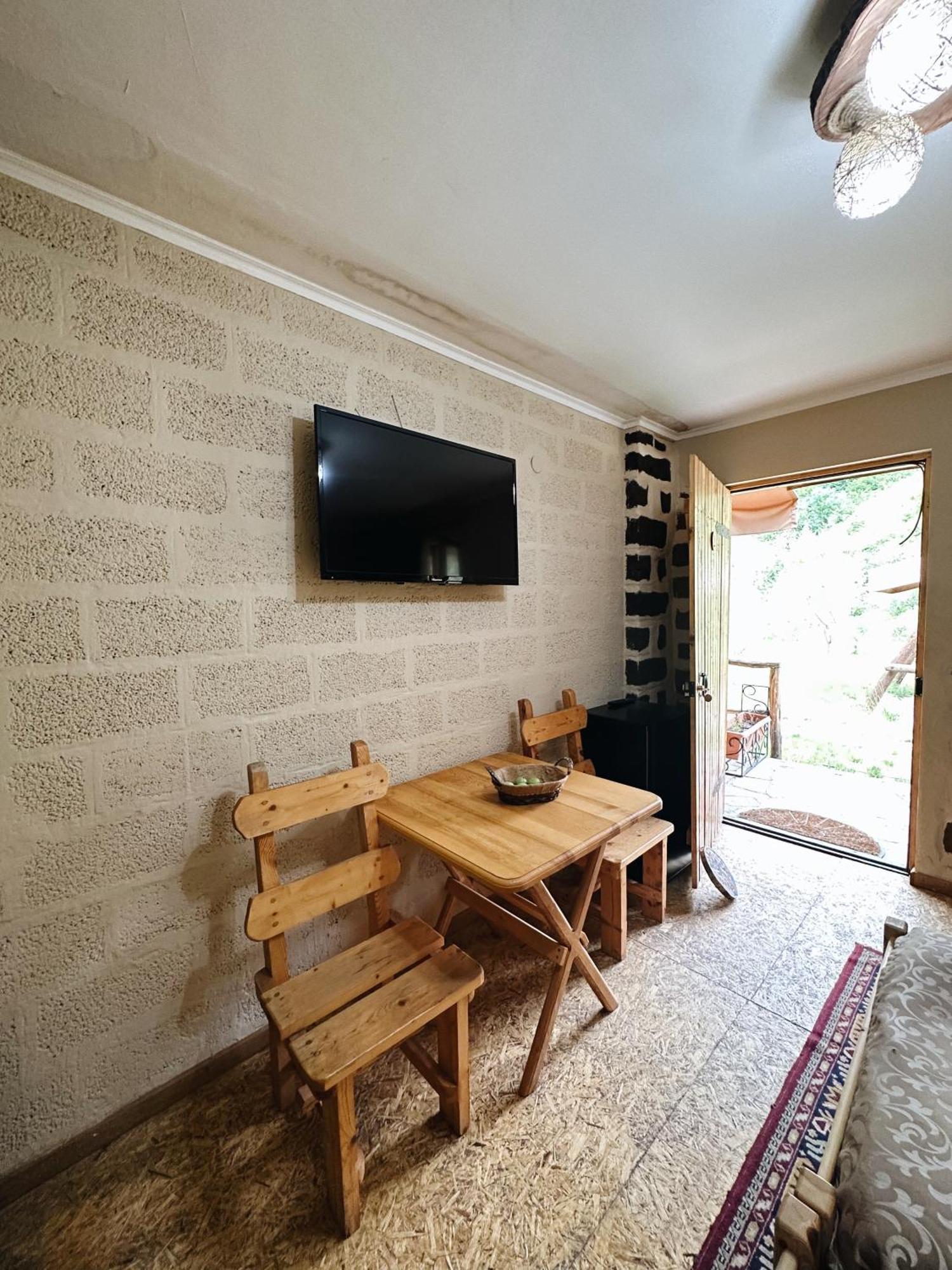 Hovek Guest House Dilijan Ngoại thất bức ảnh